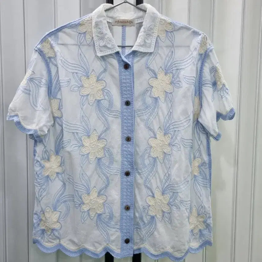 [BUNJANG] Women's Floral Embroidered Lace Blouse / 셔츠 여성 블라우스 꽃 자수 레이스