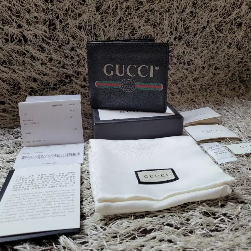 [BUNJANG] Gucci Black Leather Bi-fold Wallet with Signature Stripe Logo / 구찌 반지갑 지갑 띠로고 가죽 남성 남자 블랙 [OS]