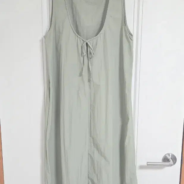 [BUNJANG] Banake Sleeveless Midi Dress / 반에이크  민소매 원피스