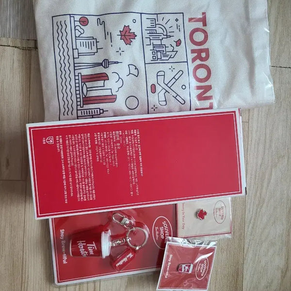 [BUNJANG] Tim Hortons Toronto Tote Bag, Cold Cup Keychain, & Maple Leaf Pin Set / 팀홀튼 토론토 토트백 콜드컵 키링 뱃지