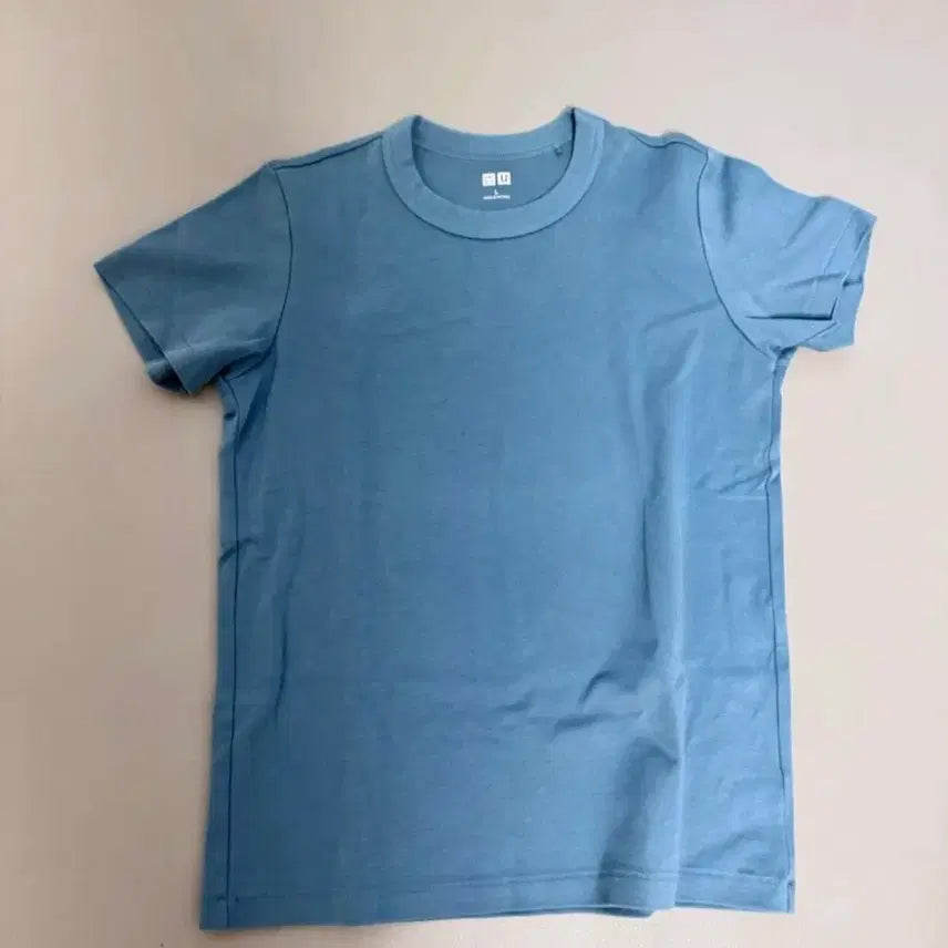 [BUNJANG] Uniqlo U-Neck Short Sleeve T-Shirt / 유니클로 반팔 U넥티 판매