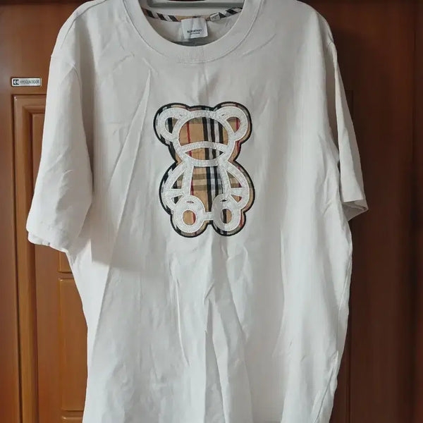 [BUNJANG] Burberry Bear Patch Short Sleeve T-Shirt White XL / 버버리 베어 패치 반팔 티셔츠 화이트