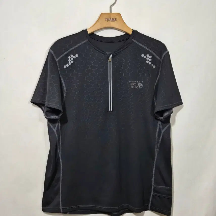 [BUNJANG] Mountain Hardwear Short Sleeve T-Shirt / 마운틴 하드웨어 반팔티셔츠