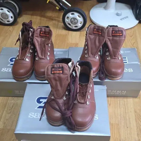 [BUNJANG] Women's Safety Shoes Bundle Set (3 Pairs) / 안전화 여성용 235mm 3개일괄