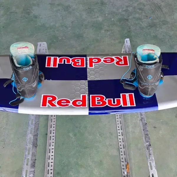 [BUNJANG] CWB 142cm Wakeboard Red Bull Edition / 커스텀 리폼 CWB 142cm 웨이크보드  팝니다