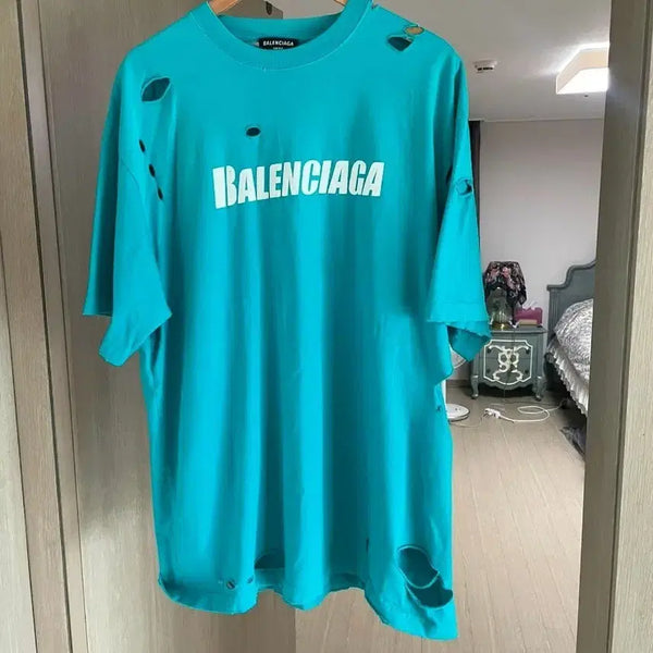 [BUNJANG] Balenciaga Distressed T-Shirt / 발렌시아가 디스트레이트 반팔티 s사이즈 110