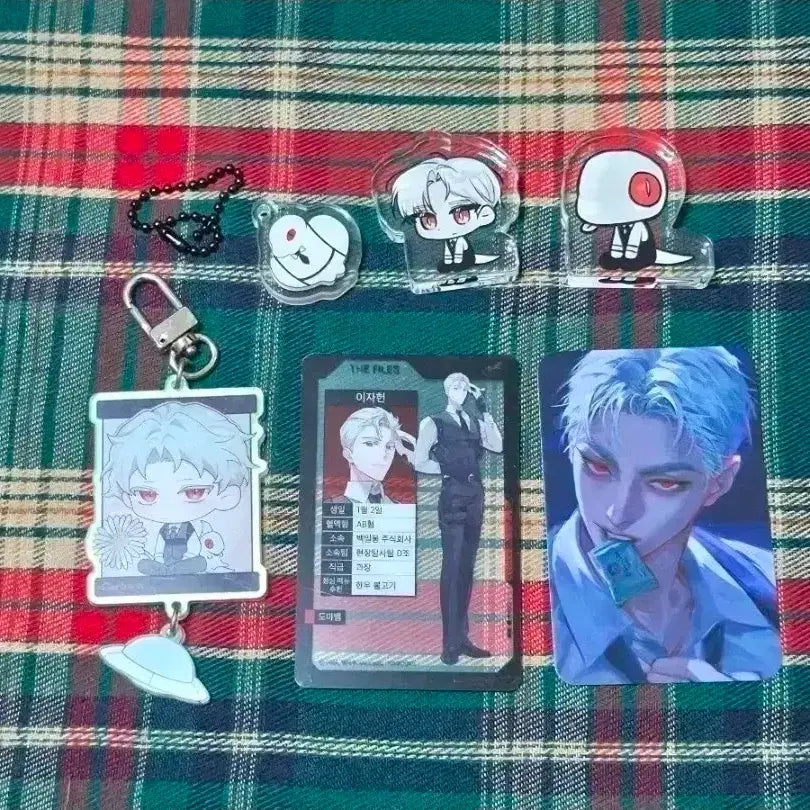 [BUNJANG] GyeDamChulGeun Lee JaHeon Gerong Goods Bundle Set Keychain, Photocard, Acrylic Card / 괴담출근 이자헌 게롱 굿즈 일괄 판매 키링 포카 아크릴카드