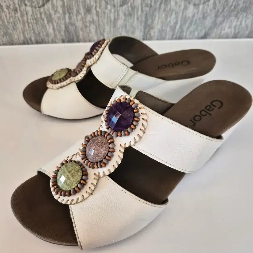 [BUNJANG] Gabor Embellished Leather Sandals White / 235 가버 샌들 흰색 보석 장식