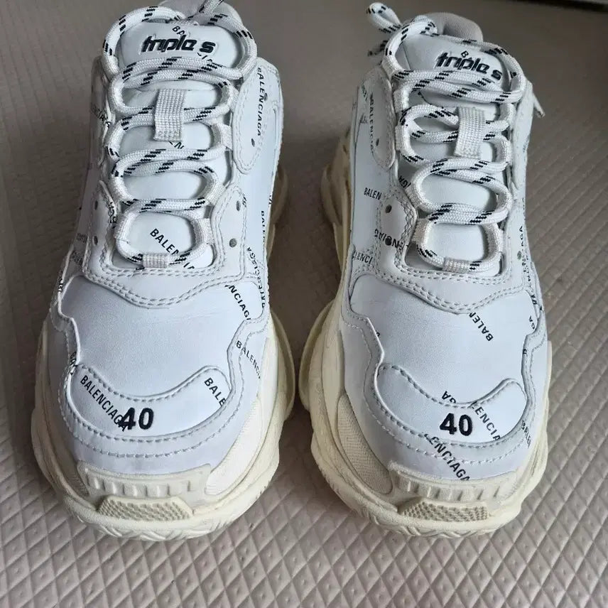 [BUNJANG] Balenciaga Triple S Sneakers / 발렌시아가 트리플S 스니커즈 40