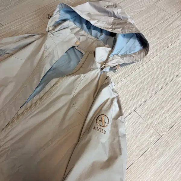 [BUNJANG] AIGLE Women's Windbreaker Jacket Beige / 에이글 여성 바람막이 자켓 베이지 에이블리 교신