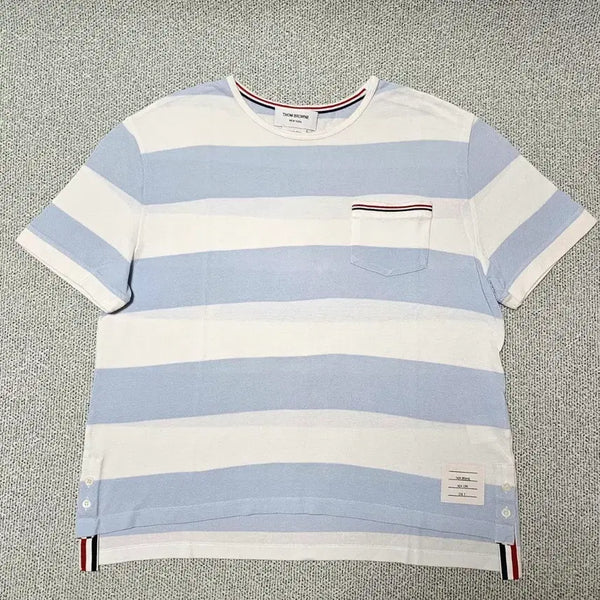[BUNJANG] Thom Browne Tricolor Pocket Stripe T-Shirt / [2 사이즈] 톰브라운 삼선 포켓 스트라이프 반팔티