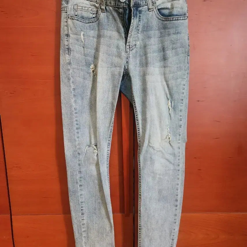 [BUNJANG] Indigo Bank Light Blue Ripped Jeans / 인디고뱅크 청바지 라이트블루 연청 찢청