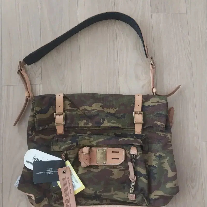 [BUNJANG] Masterpiece (MSPC) Camouflage Pattern Leather Shoulder Crossbody Bag / 일본명품 mspc 마스터피스가방 남여공용 숄더 크로스