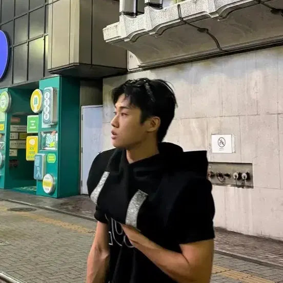 [BUNJANG] Yyyy Sleeveless Hoodie Top / Yyyy 슬리브리스 후디탑