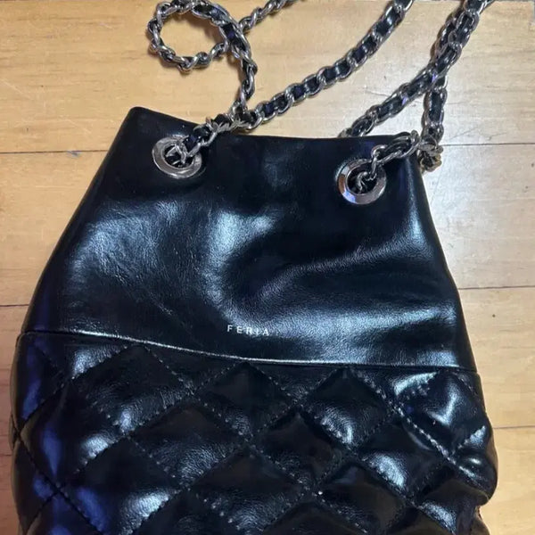 [BUNJANG] Feria Quilting Chain Bucket Bag Black / 페리아 퀼팅 체인 버킷백 블랙