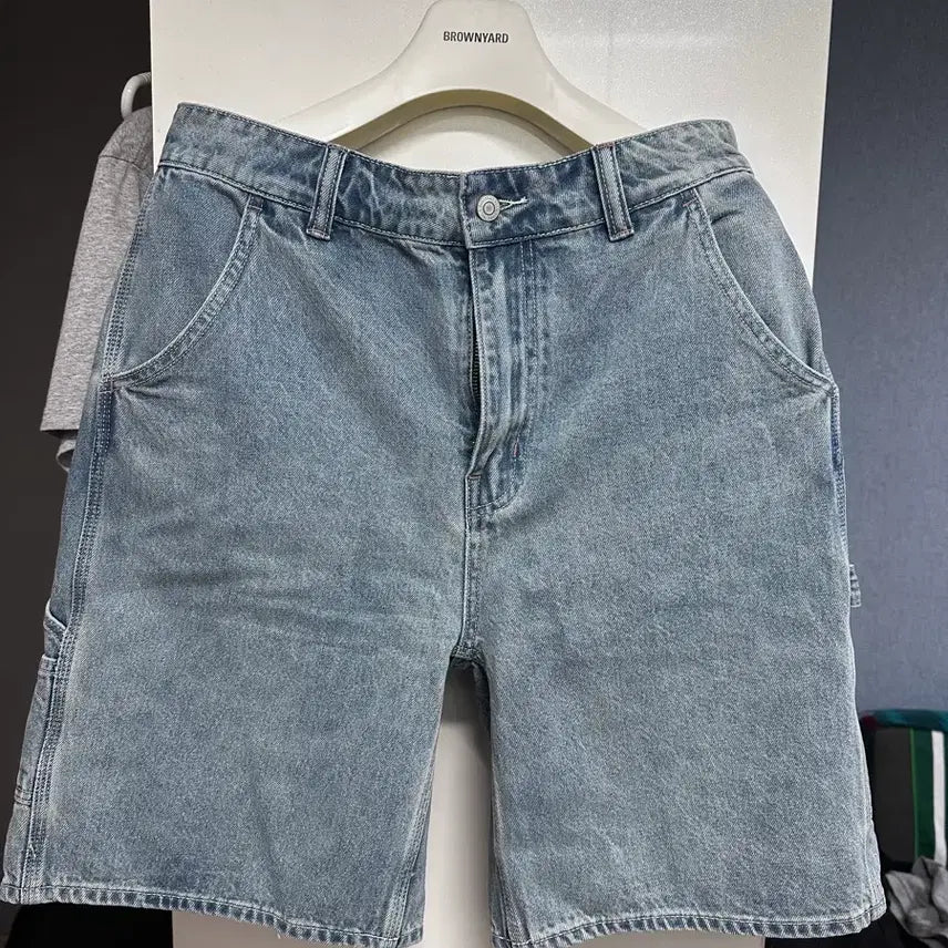 [BUNJANG] Outstanding Denim Shorts (New) / 아웃스텐딩 데님 반바지(새제품)