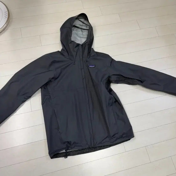 [BUNJANG] Patagonia Torrentshell M Smolder Blue 25Y QR Model / 파타고니아 토렌쉘 M 사이즈 스몰더블루  25년식 최신 큐알모델입니다