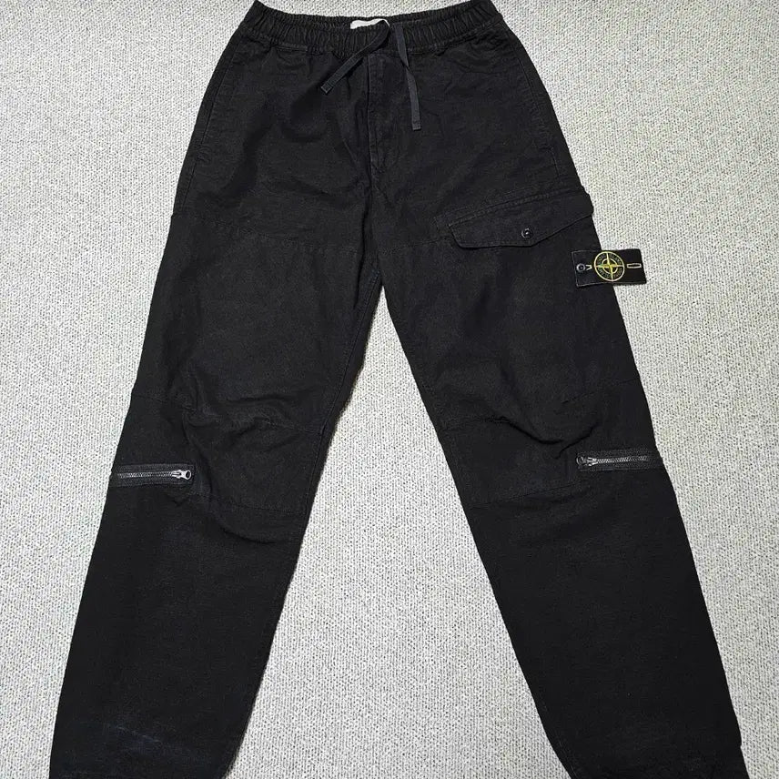 [BUNJANG] Stone Island Loose Fit Badge Cargo Black Pants W28 / [W28 사이즈] 스톤아일랜드 루즈핏 와펜 카고 블랙 팬츠