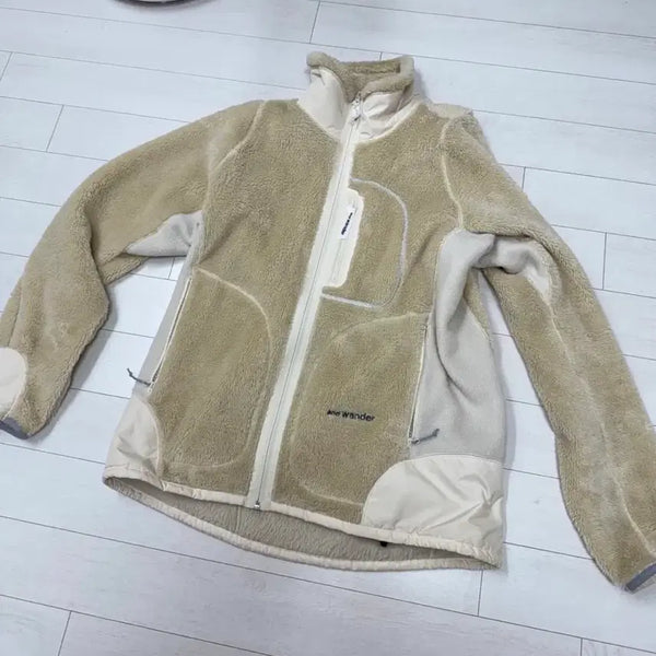 [BUNJANG] And Wander High Loft L Size / 앤드원더 하이로프트 L 사이즈  상태 9.8/10  사진찍고 절대 안입습