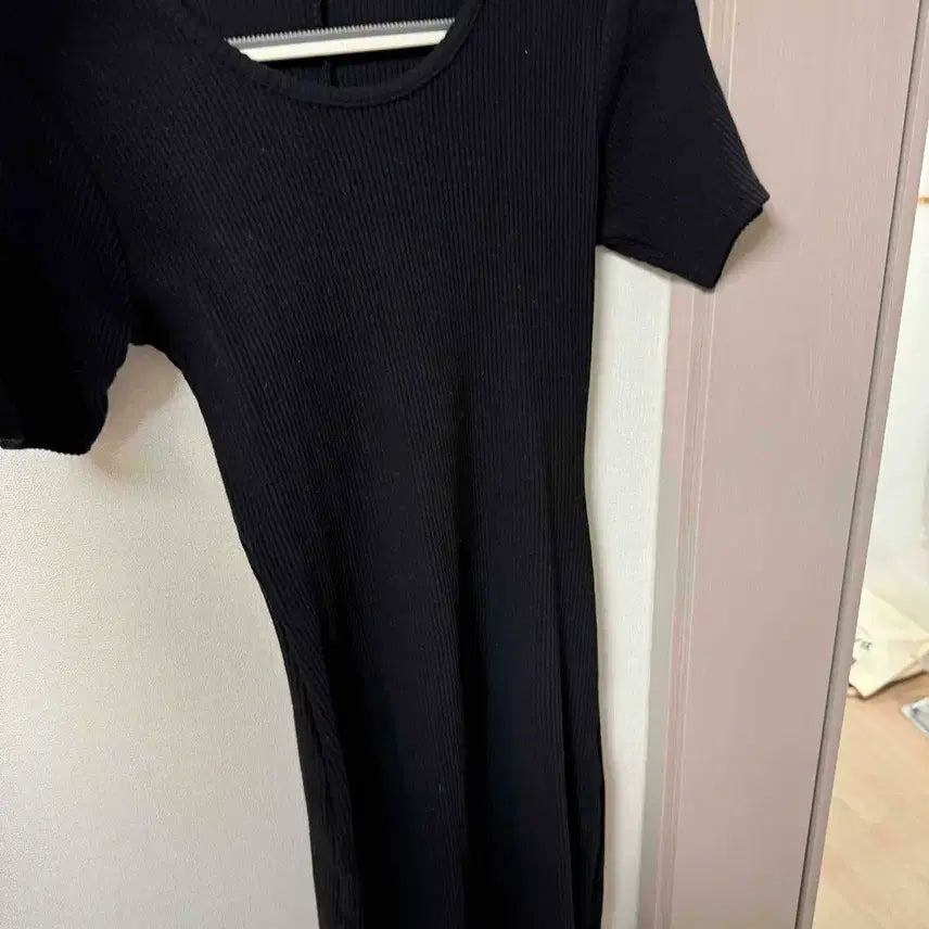 [BUNJANG] Ribbed Short-Sleeve Black Dress / 골지 반팔 블랙 원피스