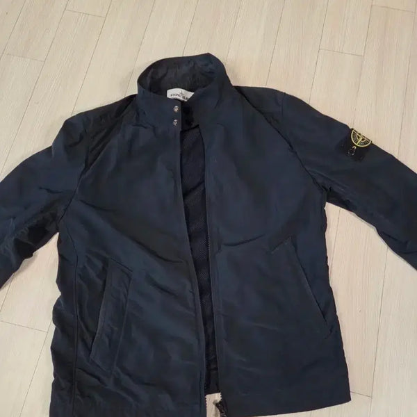 [BUNJANG] Stone Island Windbreaker Size M / 스톤아일랜드 바람막이 m사이즈