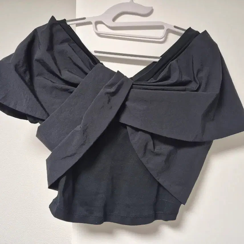 [BUNJANG] Thetis Ribbon Detail Top / 더티스 thetis 리본 디테일 탑