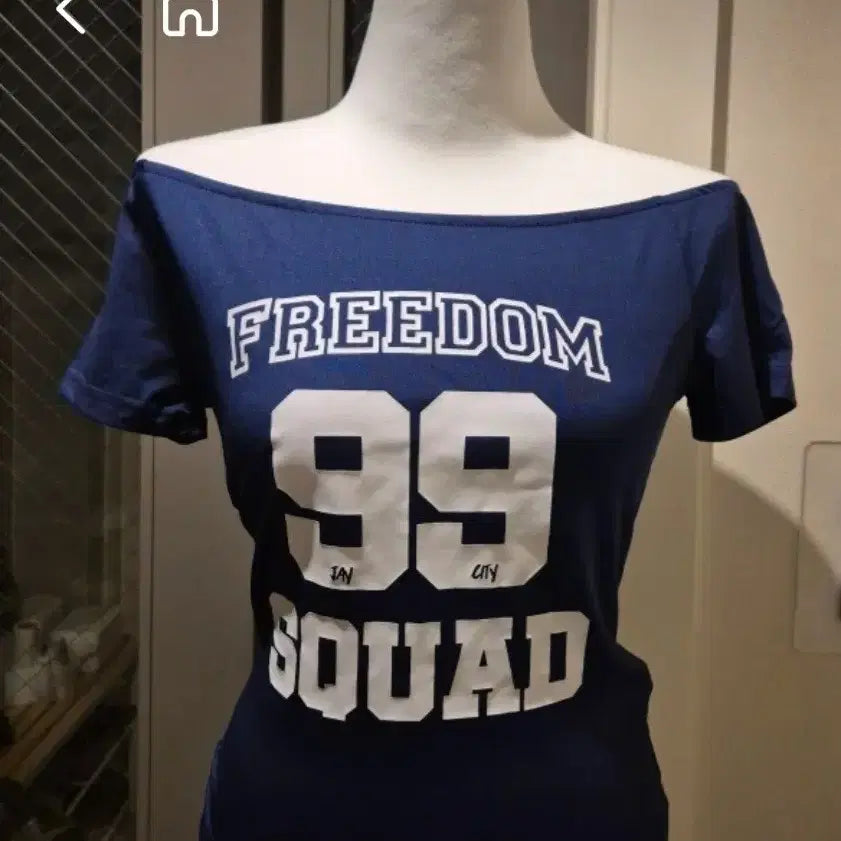 [BUNJANG] Cloud Emotion Waterbomb "FREEDOM 99 SQUAD" Open Shoulder T-Shirt / 교환 클라우드이모션 워터밤 흠뻑쇼 오픈숄더 티셔츠 (원피스 클럽룩 섹시