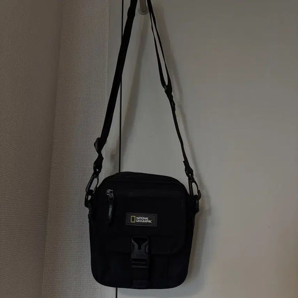[BUNJANG] National Geographic Black Crossbody Bag / 내셔널지오그래픽 가방 블랙