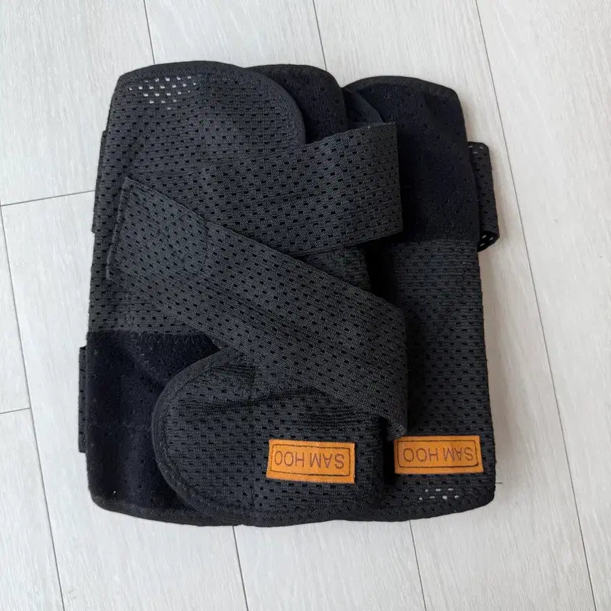 [BUNJANG] Knee Brace / 무릎 보호대 새제품