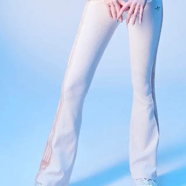 [BUNJANG] Adidas Firebird Flare Bootcut Leggings 2XS / 새상품 아디다스 플레어 레깅스 부츠컷 파이어버드 삼선 래깅스  2xs