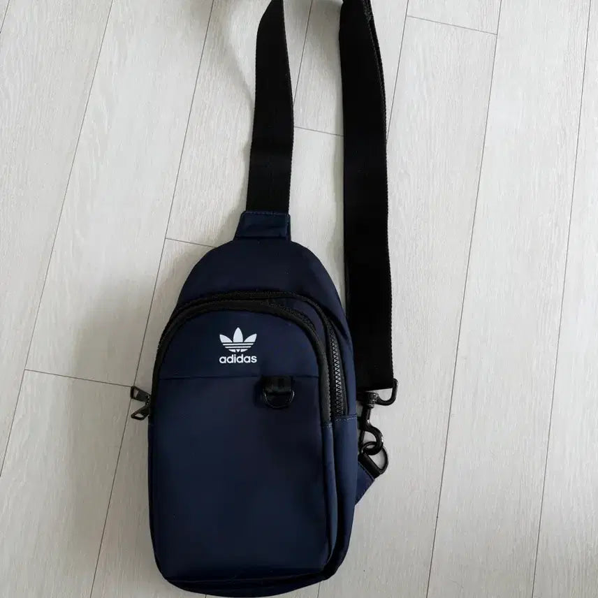 [BUNJANG] Adidas Crossbody Bag Navy / 아디다스 크로스백 네이비