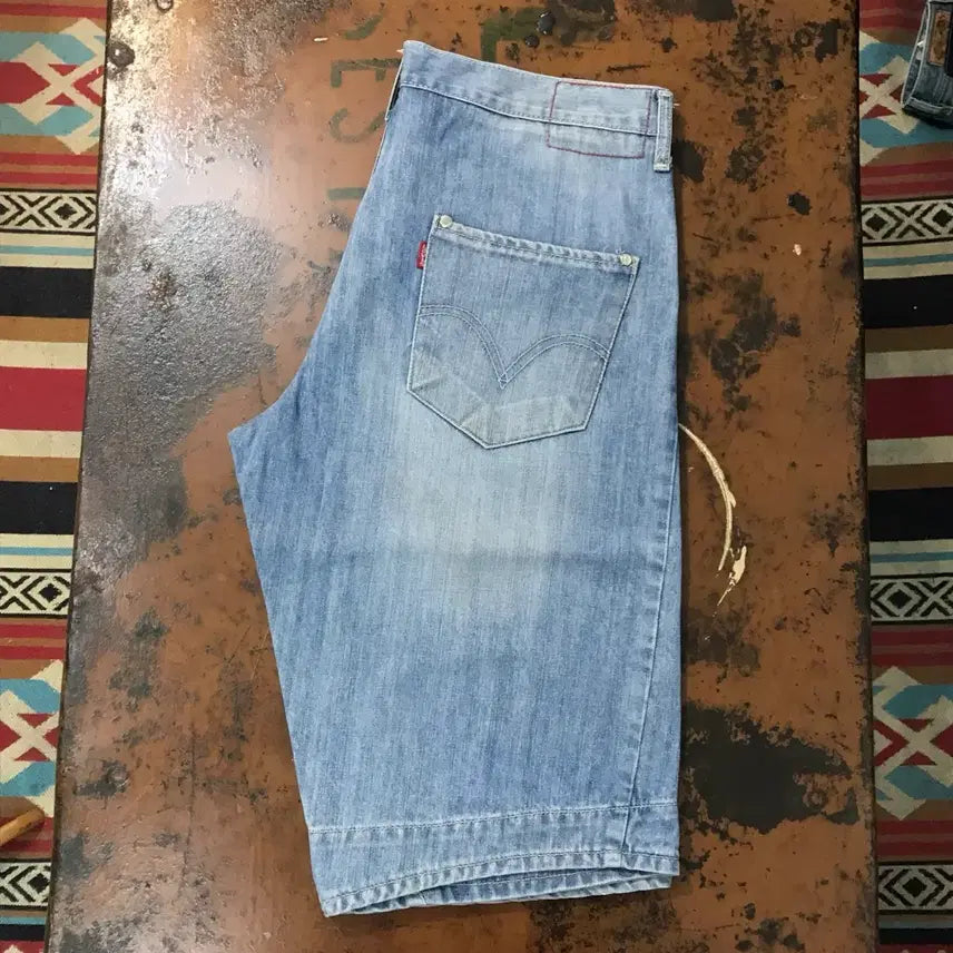 [BUNJANG] Levi's Engineered Jeans Light Wash Denim 6-Panel Shorts (Size 32) / 리바이스 엔지니어드 진 연청 데님 6부 숏 팬츠 반바지 허리 32