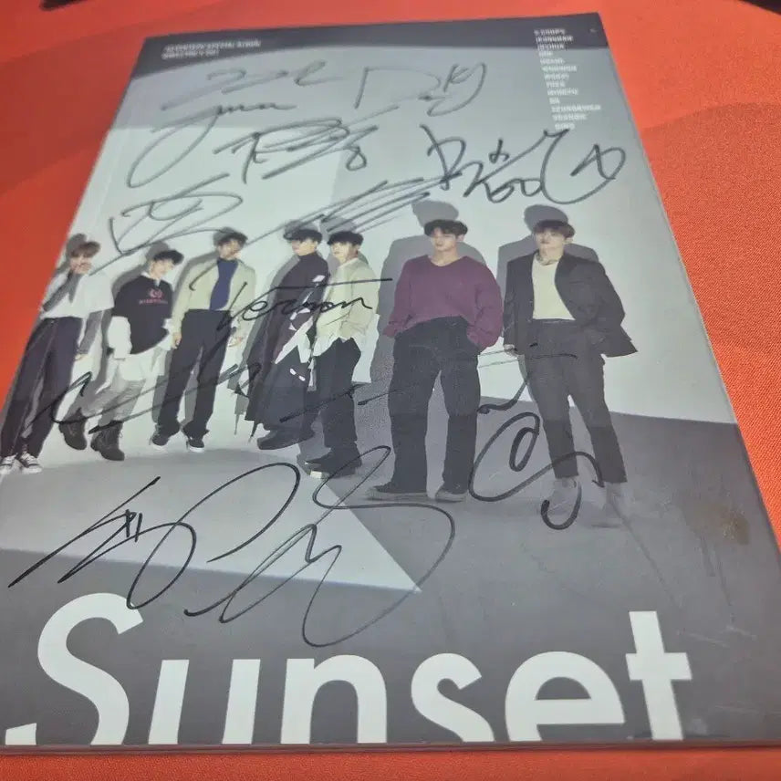 [BUNJANG] Seventeen All Members Autographed Album (Includes CD + 2 Photocards) / 세븐틴 전맴버 싸인 앨범 (CD + 포카 2장 포함)