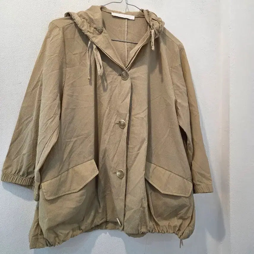 [BUNJANG] Beige Hooded Windbreaker Jacket / 베이지색 후드 바람막이 가50