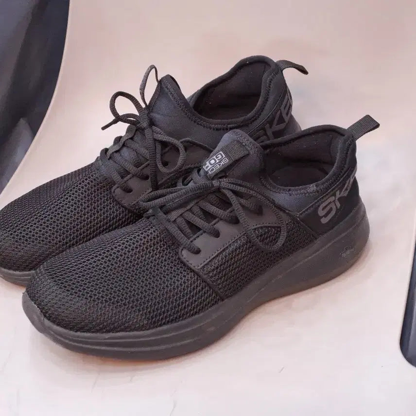 [BUNJANG] Skechers Go Run Elevate Valor 2 Men's Running Shoes - Black, 280mm / 스케쳐스 고런 엘리베이트 밸러2 .280mm