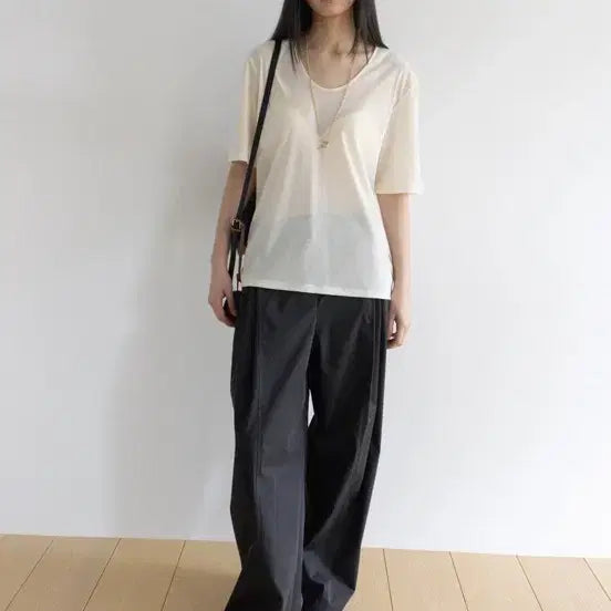 [BUNJANG] ORR Summer V-Neck T-Shirt Ivory / ORR 썸머 브이넥 티셔츠 아이보리