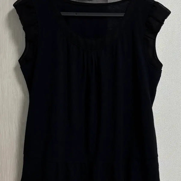 [BUNJANG] Choi Yeonok Sleeveless Top / 최연옥 민소매 상의