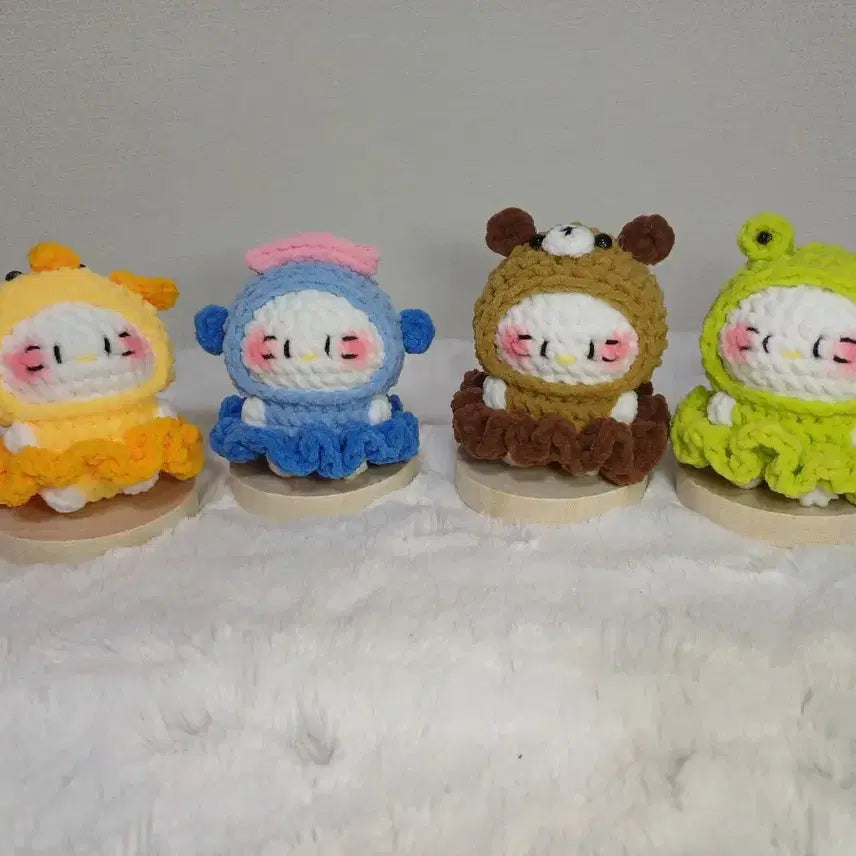 [BUNJANG] Costume Kitty Handmade Knitted Doll Set / 코스튬 키티 뜨개인형