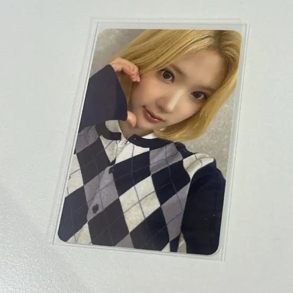 [BUNJANG] NMIXX Jiwoo Lemon Tang Apple Music Lucky Draw Photocard / 하투하 지우 레몬탱 애플뮤직 럭드 포카 양도 하츠투하츠