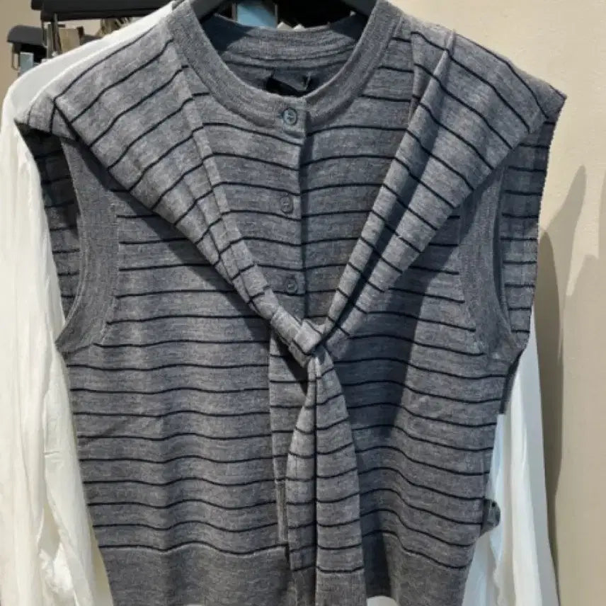 [BUNJANG] Massimo Dutti Striped Wool Knit Vest M / 마시모두띠 스트라이프 울 니트 조끼 M