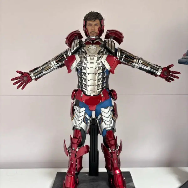 [BUNJANG] Hot Toys Iron Man Mark 43 (Suit Up Version) Action Figure / 핫토이 슈트업 아이언맨