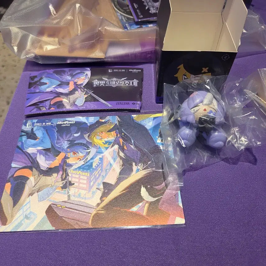 [BUNJANG] The Venti Gen Z Vivian Postcard, Figure, Cup Holder / 더벤티 젠존제 비비안 엽서, 피규어, 컵홀더 판매