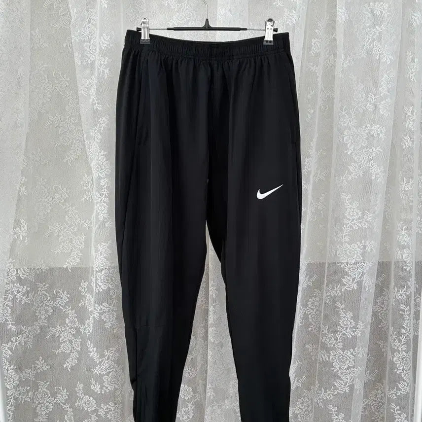 [BUNJANG] Nike Dri-FIT Woven Running Pants Black / M) 나이키 드라이핏 우븐 러닝 팬츠 블랙