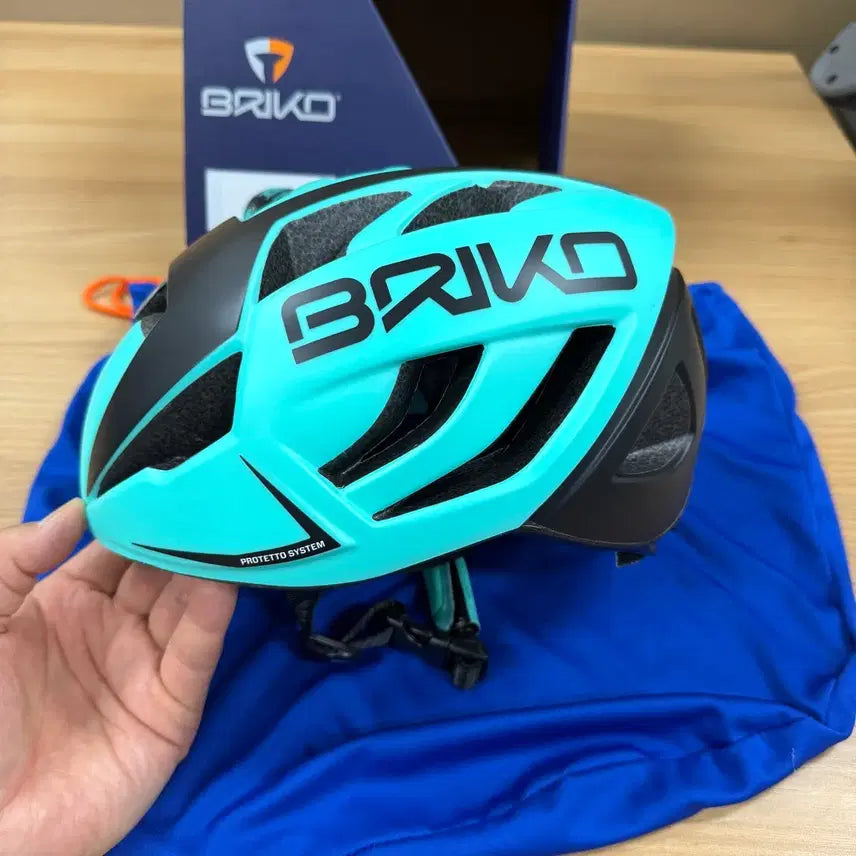 [BUNJANG] Bricco Bicycle Helmet (M Size) / 브리코 자전거헬멧 M사이즈 새상품