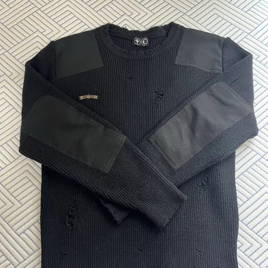 [BUNJANG] THUG CLUB Berlin Knit Size 2 / 떠그클럽 베를린 니트 2사이즈
