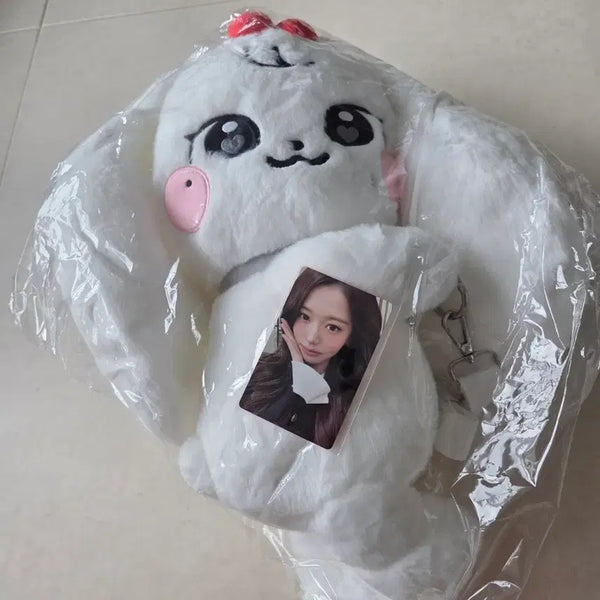 [BUNJANG] IVE Wonyoung Mini:V Cherry Doll Bag with Everland POB Photocard / 아이브 원영 미니브 체리 인형 가방 에버랜드 특전 포카 포함