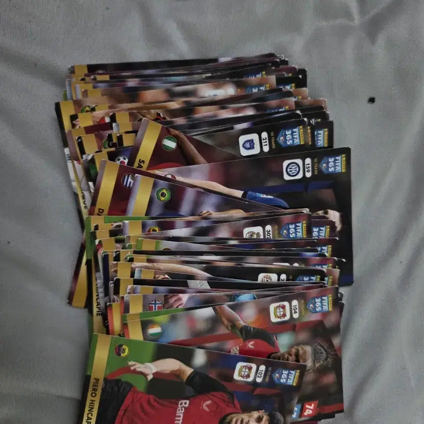 [BUNJANG] Panini FIFA 365 Adrenalyn XL Trading Cards (Bundle Set of 64) / 파니니 피파 365 카드 일괄 판매합니다 (총 64장)