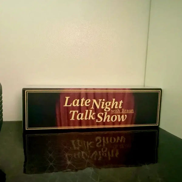 [BUNJANG] Goe-dam-cheul-geun (Ghost Story Commute) Brown Talk Show LED Sign Magnet / 괴담출근 괴출 브라운 토크쇼 LED 간판 마그넷 양도