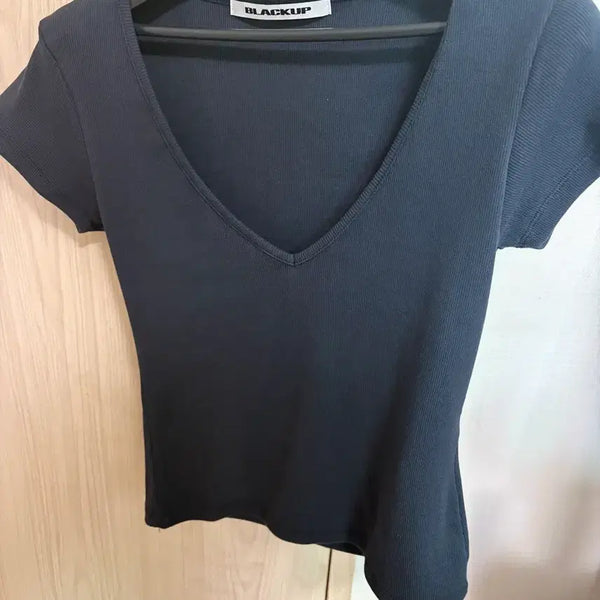 [BUNJANG] Black Up The Zby Deep V-Neck Short Sleeve T-Shirt Navy / 새상품) 블랙업 더츠비 딥브이넥 반팔티 네이비