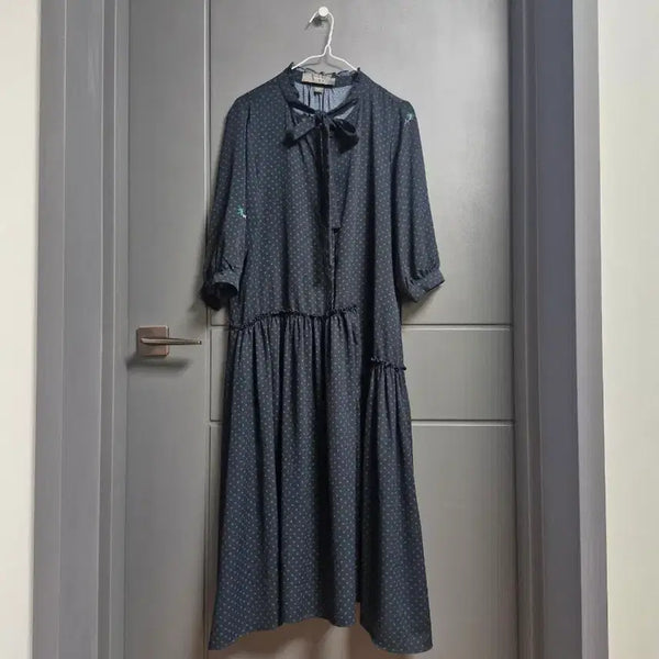 [BUNJANG] Vera Wang Embroidered Tie Green Dot Frill Long Dress / 베라왕. 자수. 타이 그린 도트 프릴 롱 원피스 66ㅡ77